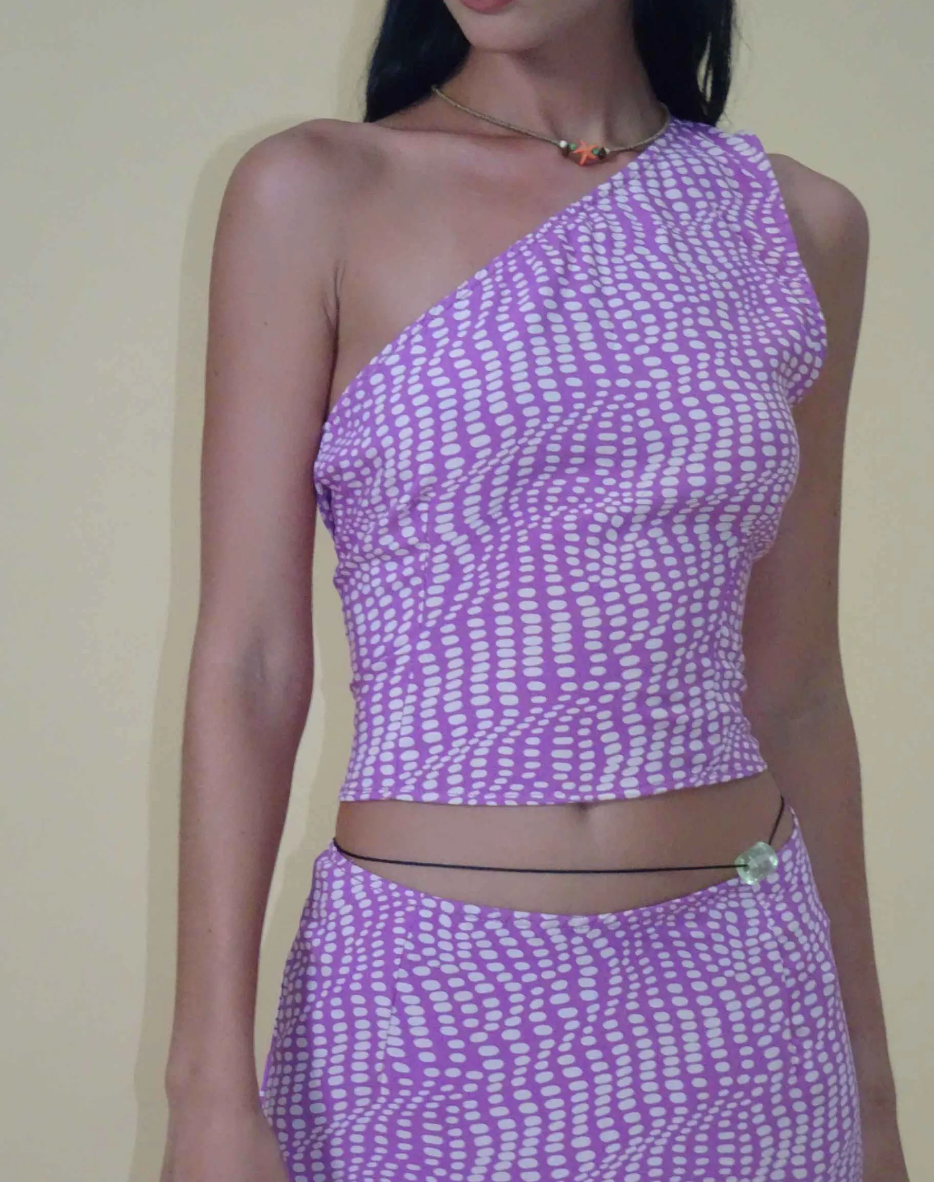 Motel Rocks Printed Tops-Bayan One Shoulder Top in Wavy Polka Purple