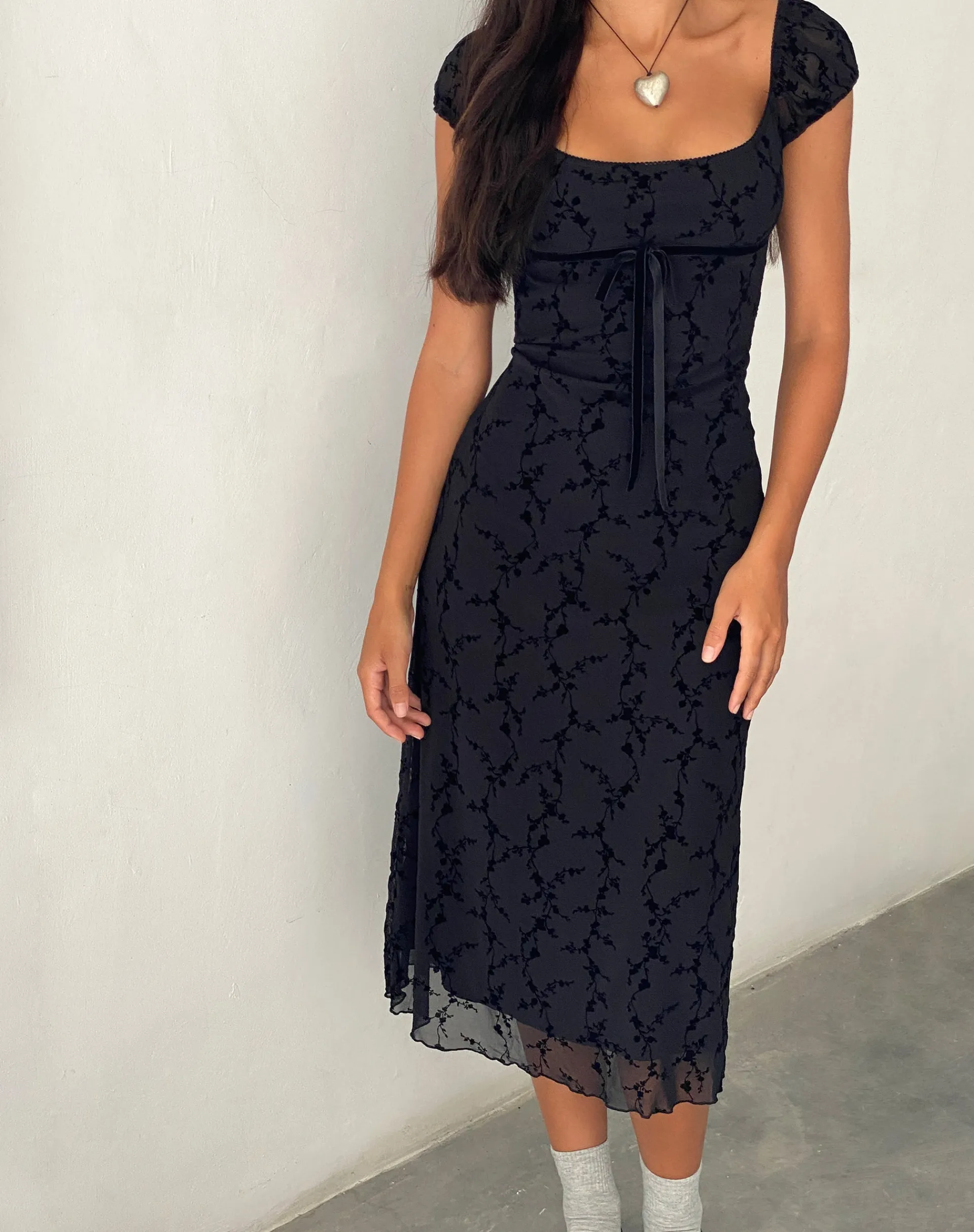 Motel Rocks Printed Dresses | Day Dresses-Clarisse Midi Dress in Mesh Vine Flower Black