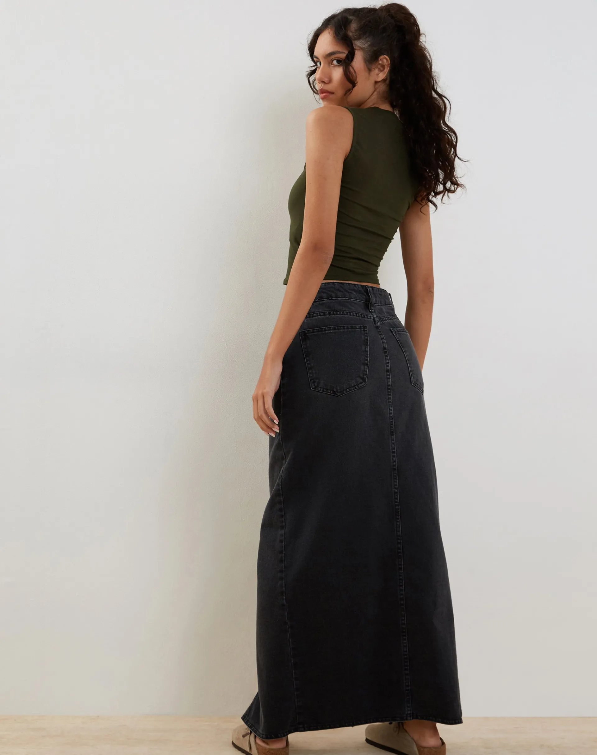Motel Rocks Basics | Basic Tops-Jinsu Crop Top in Lycra olive