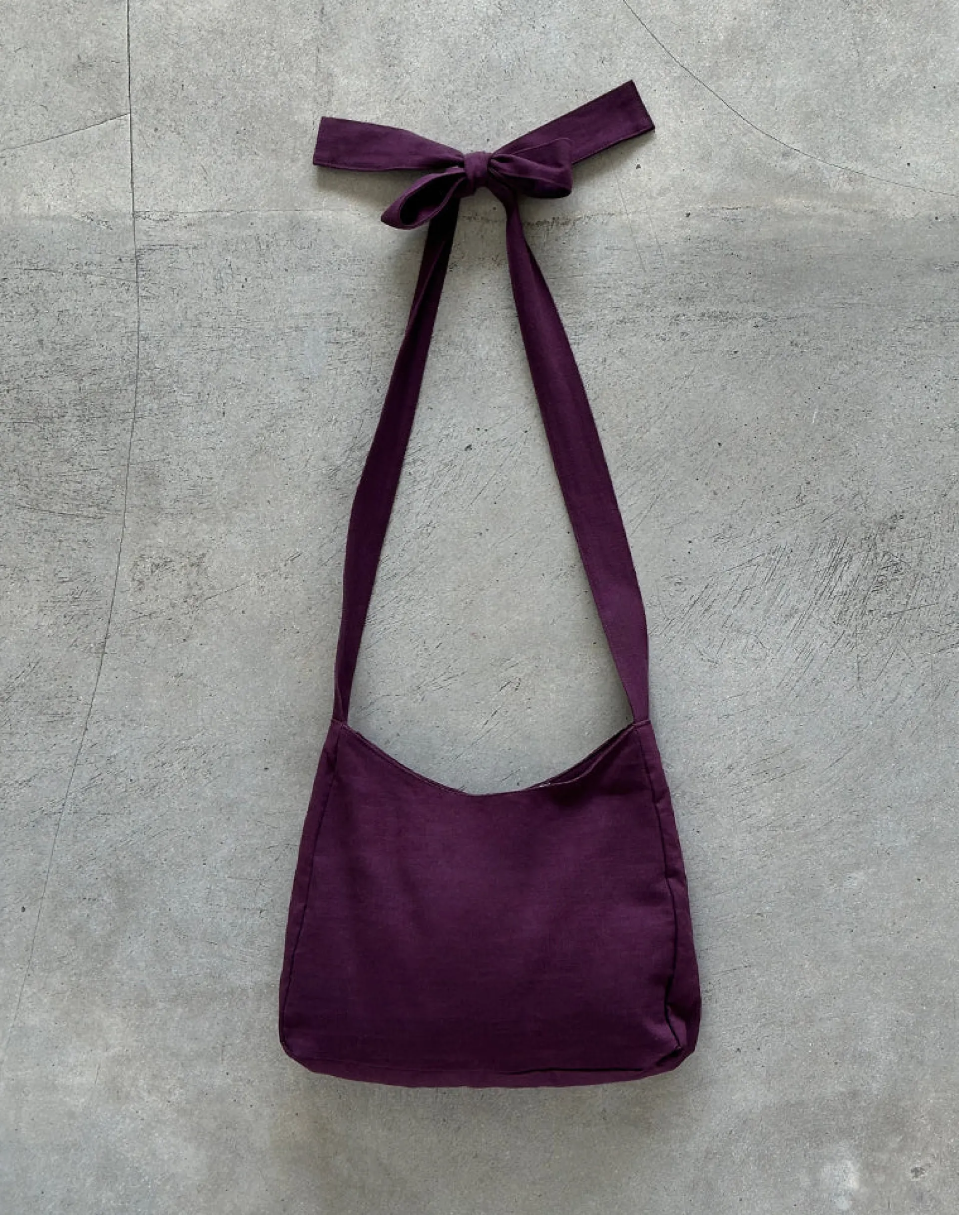 Motel Rocks Accessories-Nagisa Bow Handle Bag in oxblood