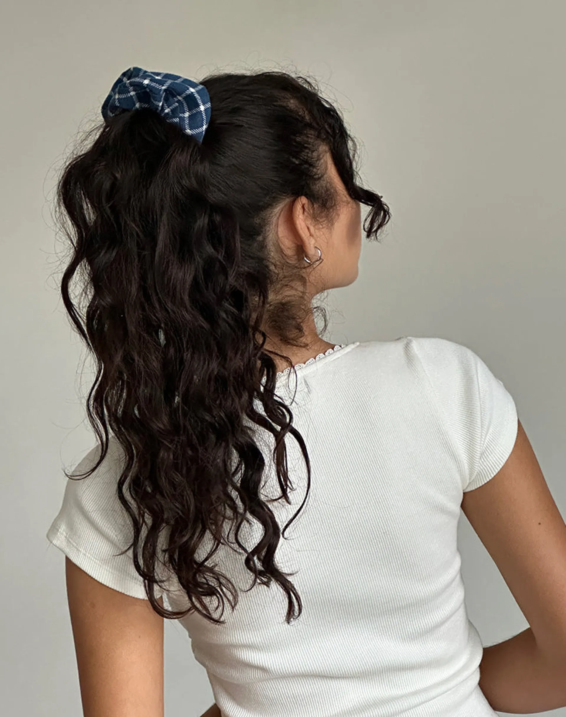 Motel Rocks Accessories-Scrunchie in Navy Tartan navytartan