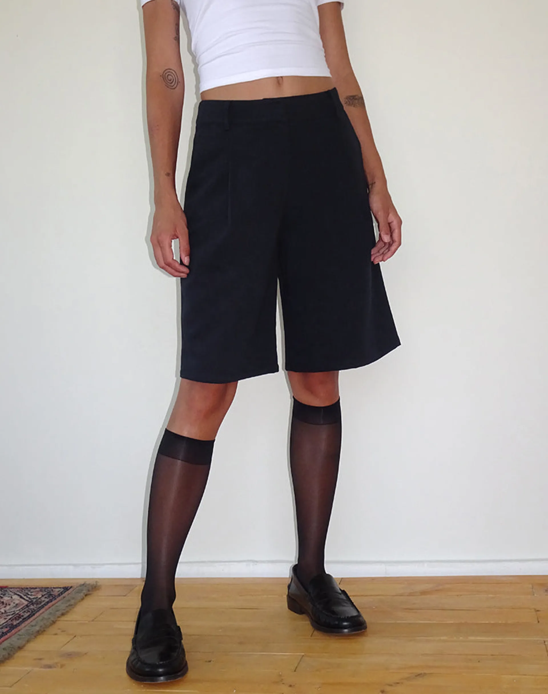 Motel Rocks Basics-Sintya Tailored Capri Shorts in Navy