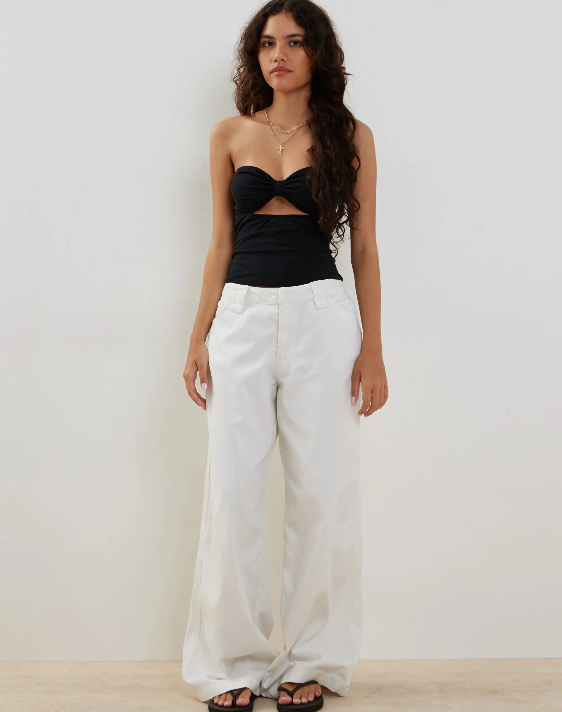 Motel Rocks Basics-Tifose Bandeau-twist Front Top in black