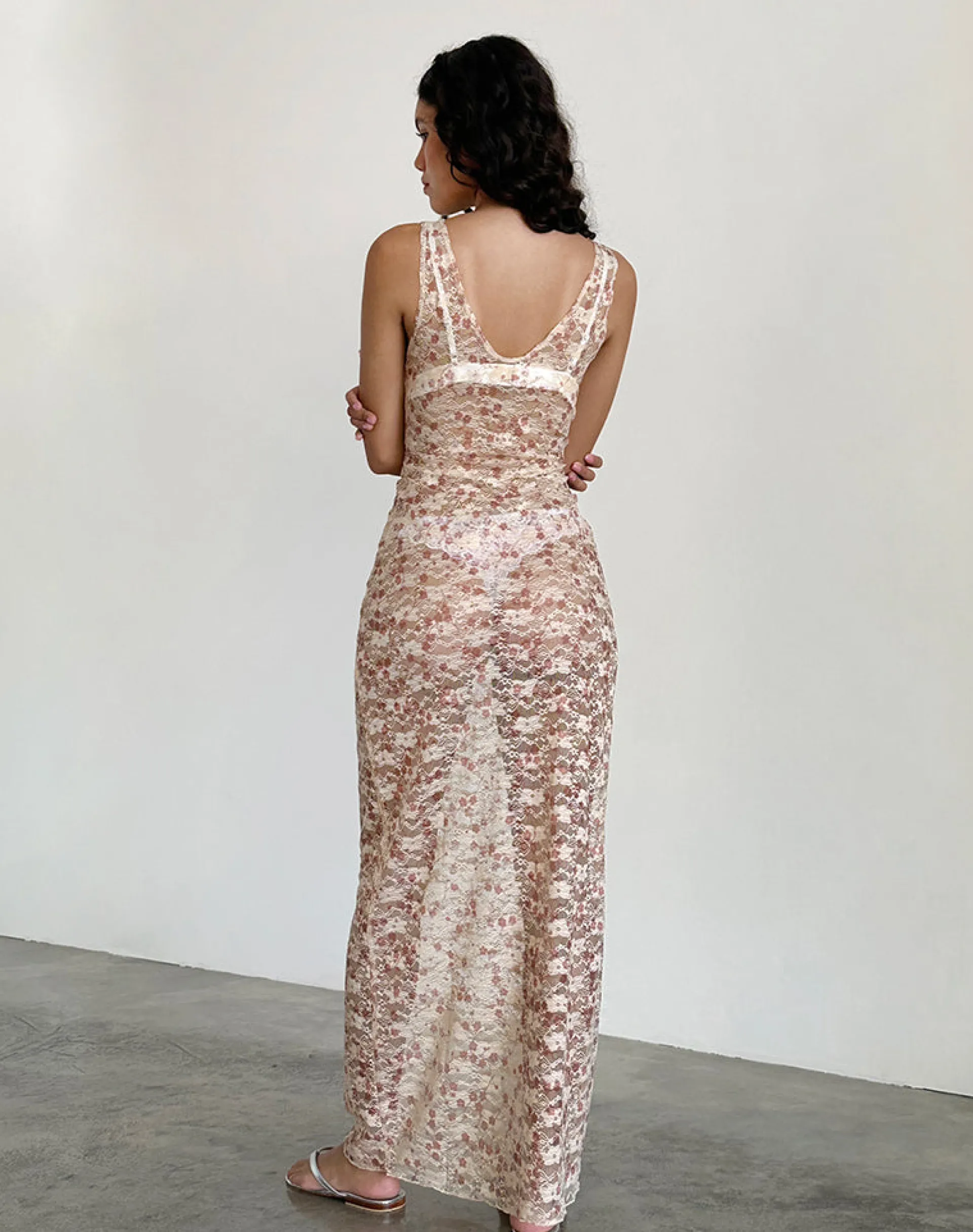 Motel Rocks Printed Dresses | Party Dresses-Valtheni Maxi Dress in Chic Petal Pink Lace