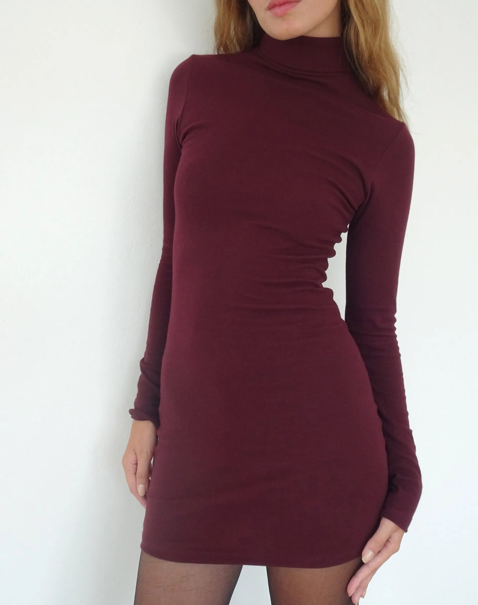 Motel Rocks Basics | Day Dresses-Yrion Turtle Neck Bodycon Mini Dress in burgundy
